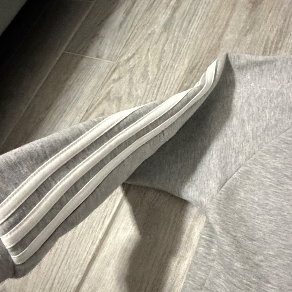 LIKE NEW! Women's Adidas Gray Knit Hoodie - XS - Picture 5 of 9